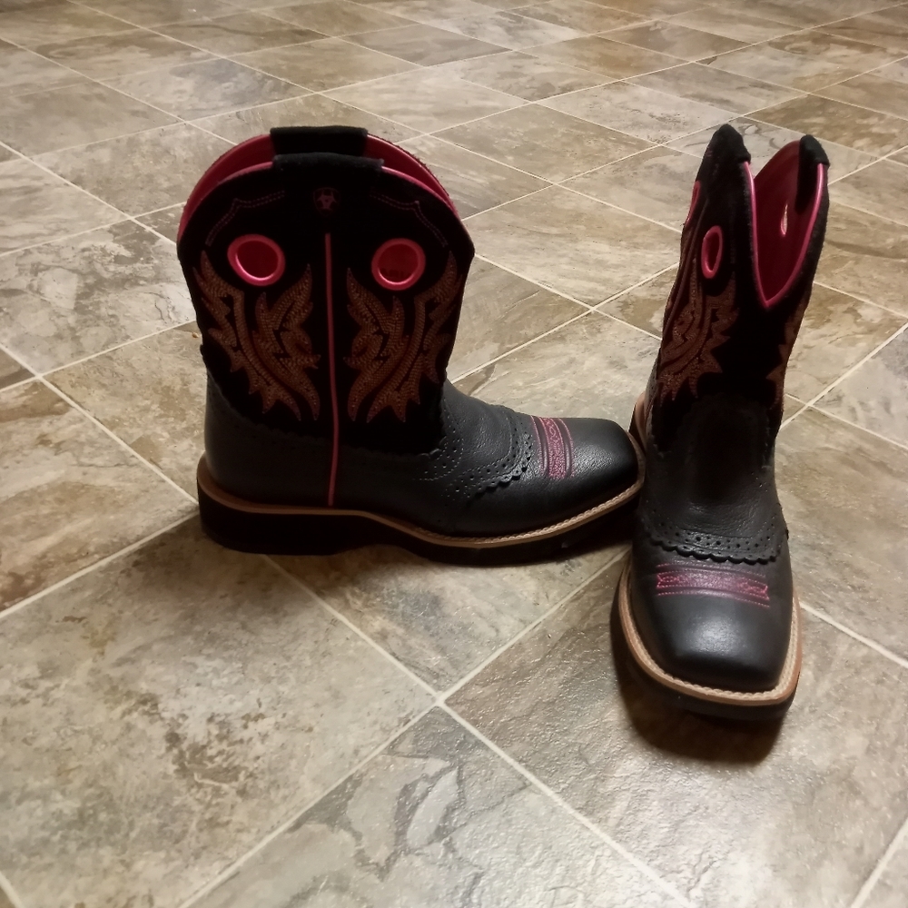 Ariat cowgirl boots